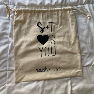 EXCLUSIVE smash & Tess  x the birds papaya